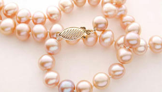 9 Tips to Care for Pearl Jewelry