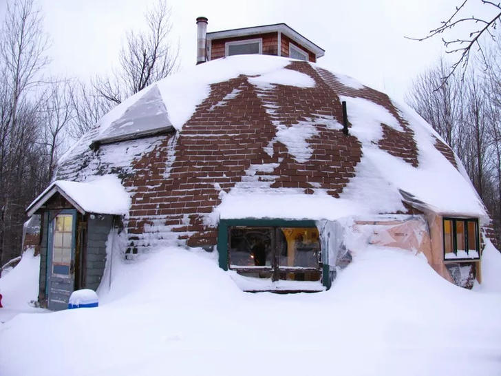 Geodesic dome home