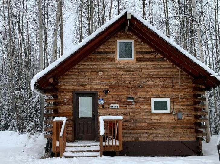 Cozy Log Cabin
